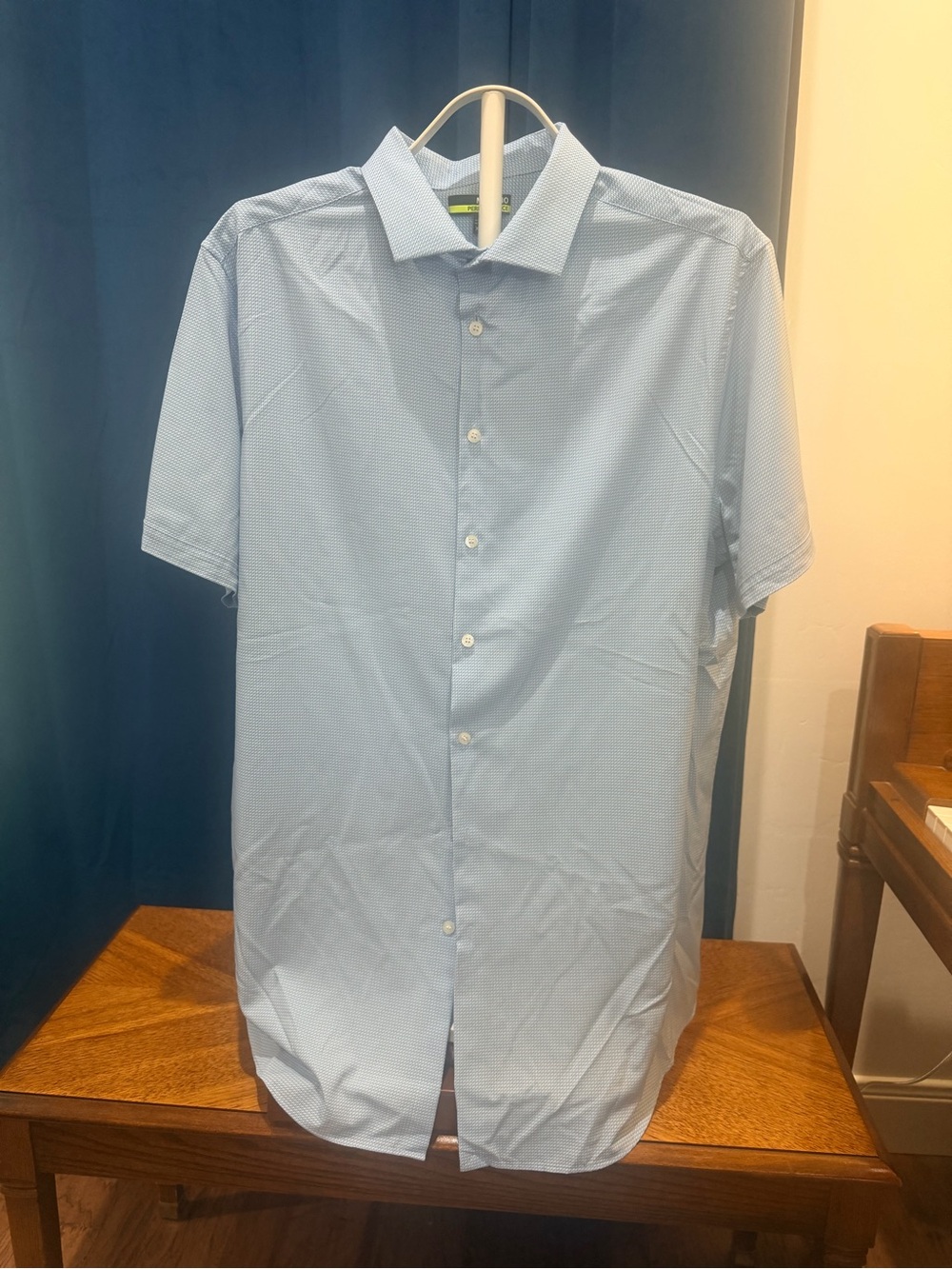Murano Light Blue Short-Sleeve Button-Down Shirt